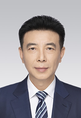 陳贄，男，漢族，1965年10月生，研究生學(xué)歷，中共黨員，現(xiàn)任人民日?qǐng)?bào)社編委委員、海外版編輯部總編輯。
