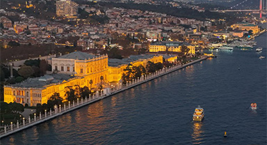 夜色中的博斯普魯斯海峽